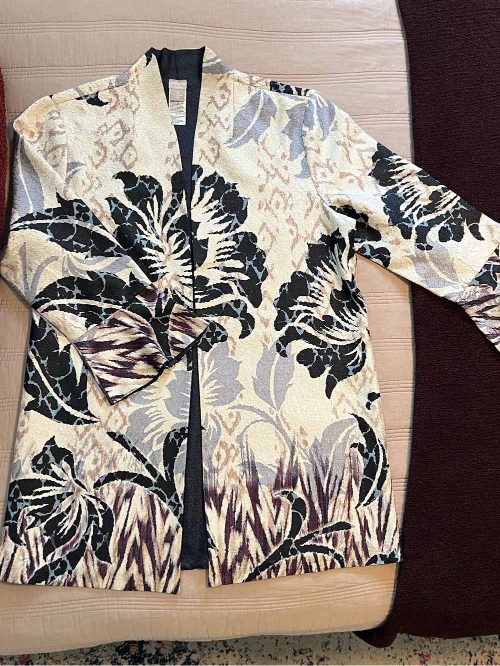 Chico's Travelers Floral Open Front Cardigan Cream Navy Modern Bell Sleeve 3